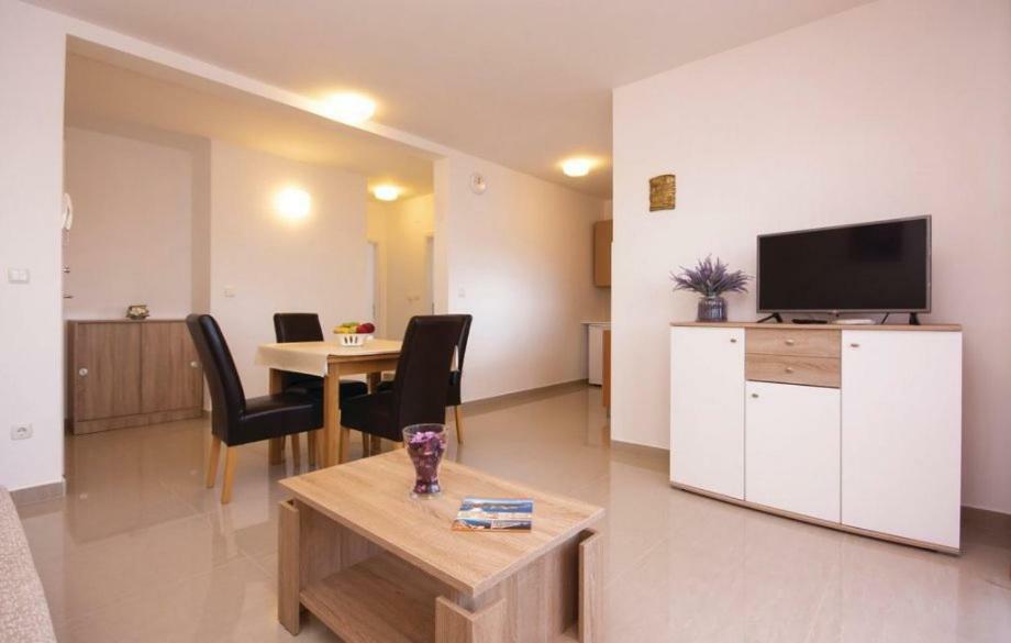 Apartmani Korenika Brodarica  Zewnętrze zdjęcie